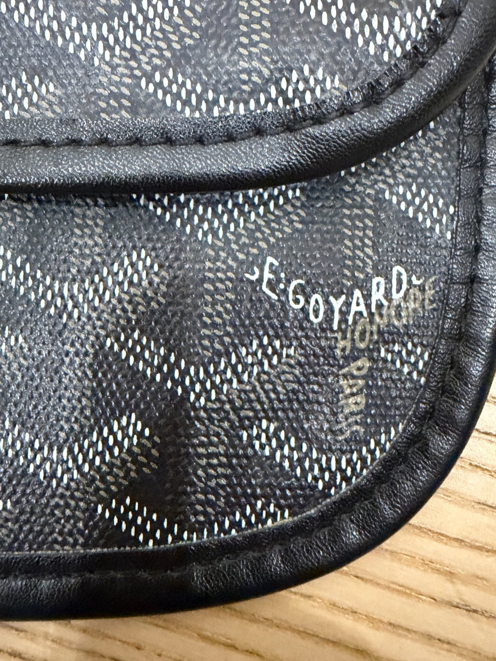 Goyard Classic Pouchette Black Chevron Wristlet - Picture 6 of 11